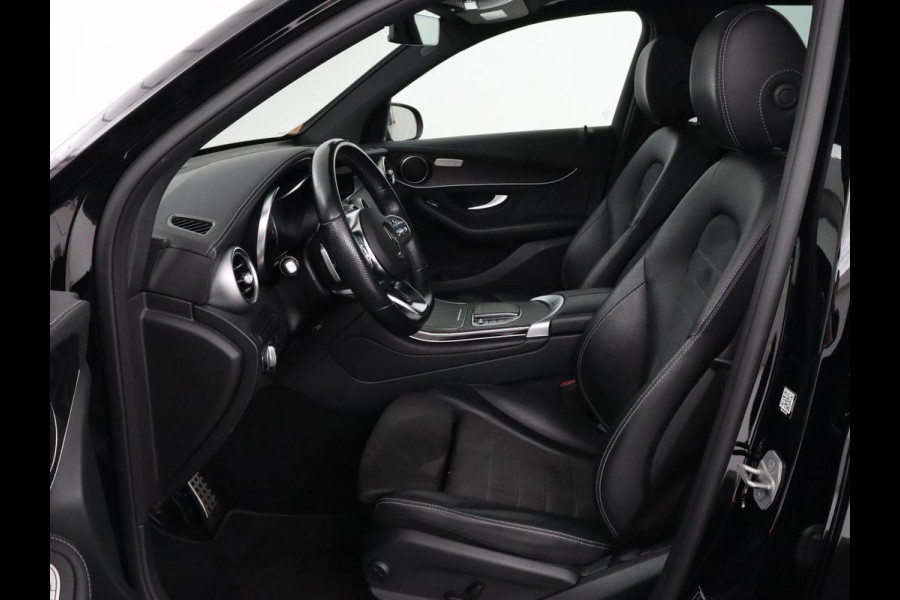Mercedes-Benz GLC 300e 4Matic AMG Line | Panoramadak | Trekhaak | Stoelverwarming | Carplay | Leder/Alcantara | Keyless | Navigatie