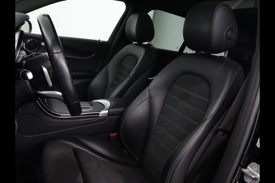 Mercedes-Benz GLC 300e 4Matic AMG Line | Panoramadak | Trekhaak | Stoelverwarming | Carplay | Leder/Alcantara | Keyless | Navigatie