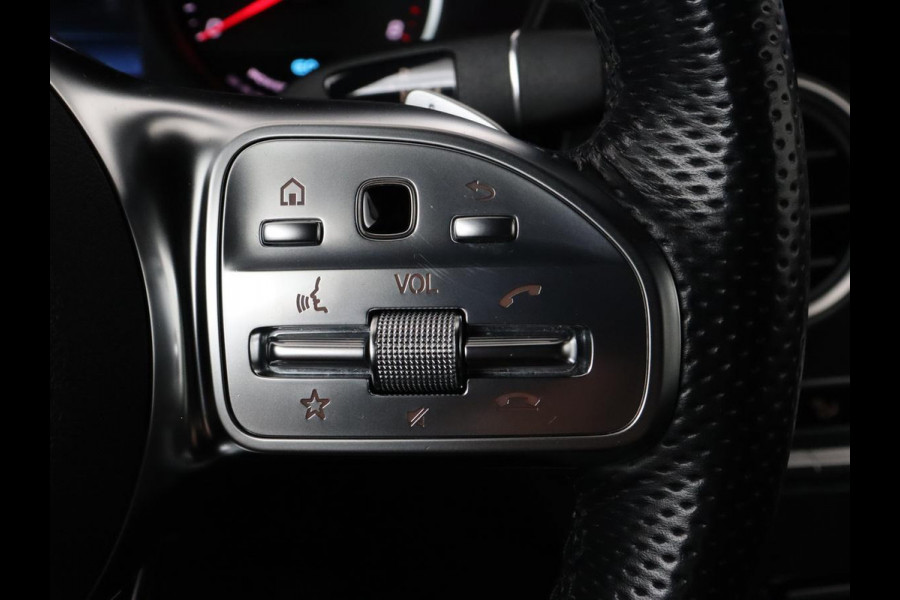 Mercedes-Benz GLC 300e 4Matic AMG Line | Panoramadak | Trekhaak | Stoelverwarming | Carplay | Leder/Alcantara | Keyless | Navigatie