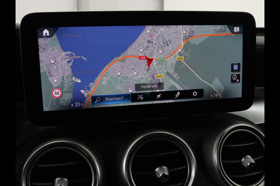 Mercedes-Benz GLC 300e 4Matic AMG Line | Panoramadak | Trekhaak | Stoelverwarming | Carplay | Leder/Alcantara | Keyless | Navigatie