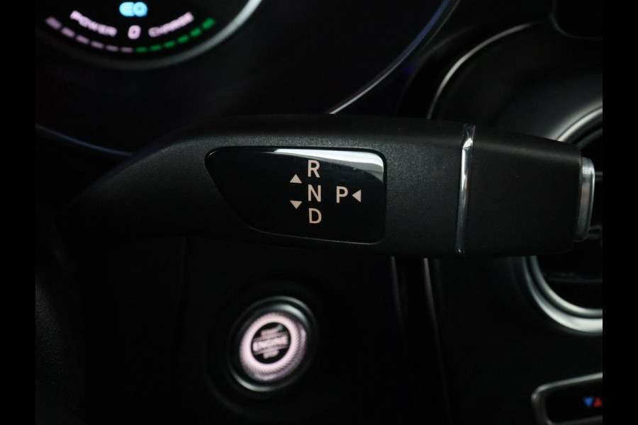 Mercedes-Benz GLC 300e 4Matic AMG Line | Panoramadak | Trekhaak | Stoelverwarming | Carplay | Leder/Alcantara | Keyless | Navigatie
