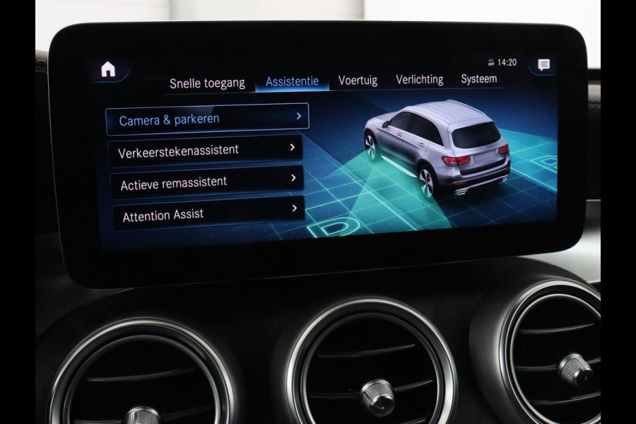 Mercedes-Benz GLC 300e 4Matic AMG Line | Panoramadak | Trekhaak | Stoelverwarming | Carplay | Leder/Alcantara | Keyless | Navigatie