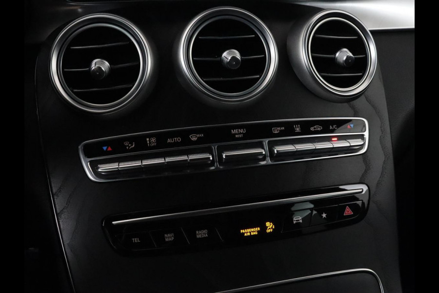 Mercedes-Benz GLC 300e 4Matic AMG Line | Panoramadak | Trekhaak | Stoelverwarming | Carplay | Leder/Alcantara | Keyless | Navigatie
