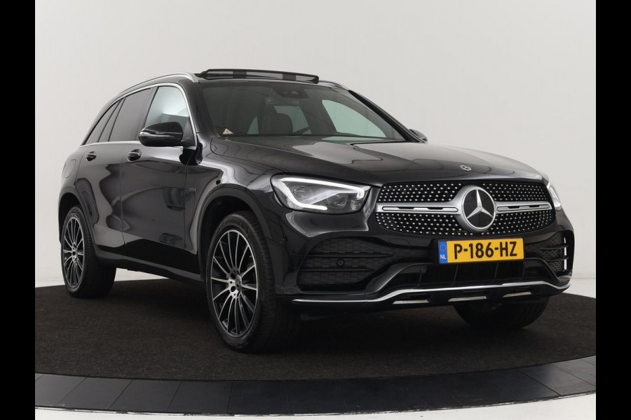 Mercedes-Benz GLC 300e 4Matic AMG Line | Panoramadak | Trekhaak | Stoelverwarming | Carplay | Leder/Alcantara | Keyless | Navigatie