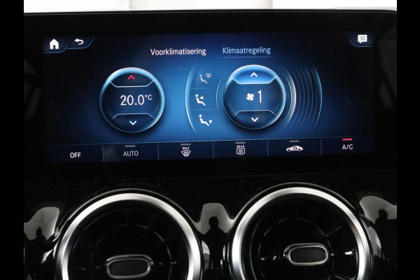 Mercedes-Benz GLA 250e Urban | Panoramadak | Stoelverwarming | Trekhaak | Carplay | Half leder | Camera | Navigatie | Widescreen | Park Assist | Climate control | Full LED