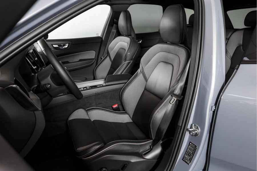 Volvo XC60 2.0 T8 Plug-in hybrid AWD Plus Dark | S/K-Panodak | Dig. Cockpit | Adapt. Cruise | Harman/Kardon | Memory Stoelen | Elek. Klep | Stoel-+stuurverw. | 360 Camera | NAV+App. Connect | LM 20" | 0212