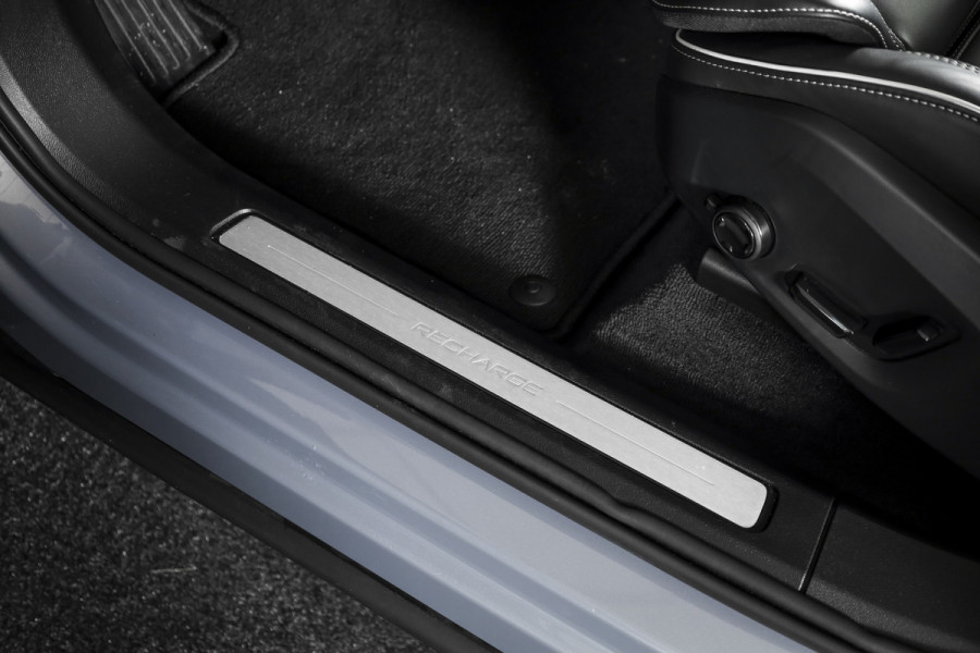 Volvo XC60 2.0 T8 Plug-in hybrid AWD Plus Dark | S/K-Panodak | Dig. Cockpit | Adapt. Cruise | Harman/Kardon | Memory Stoelen | Elek. Klep | Stoel-+stuurverw. | 360 Camera | NAV+App. Connect | LM 20" | 0212