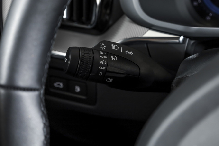 Volvo XC60 2.0 T8 Plug-in hybrid AWD Plus Dark | S/K-Panodak | Dig. Cockpit | Adapt. Cruise | Harman/Kardon | Memory Stoelen | Elek. Klep | Stoel-+stuurverw. | 360 Camera | NAV+App. Connect | LM 20" | 0212