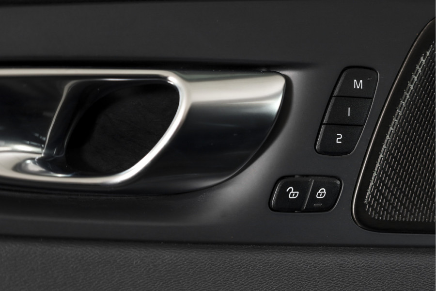 Volvo XC60 2.0 T8 Plug-in hybrid AWD Plus Dark | S/K-Panodak | Dig. Cockpit | Adapt. Cruise | Harman/Kardon | Memory Stoelen | Elek. Klep | Stoel-+stuurverw. | 360 Camera | NAV+App. Connect | LM 20" | 0212