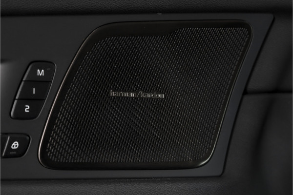 Volvo XC60 2.0 T8 Plug-in hybrid AWD Plus Dark | S/K-Panodak | Dig. Cockpit | Adapt. Cruise | Harman/Kardon | Memory Stoelen | Elek. Klep | Stoel-+stuurverw. | 360 Camera | NAV+App. Connect | LM 20" | 0212