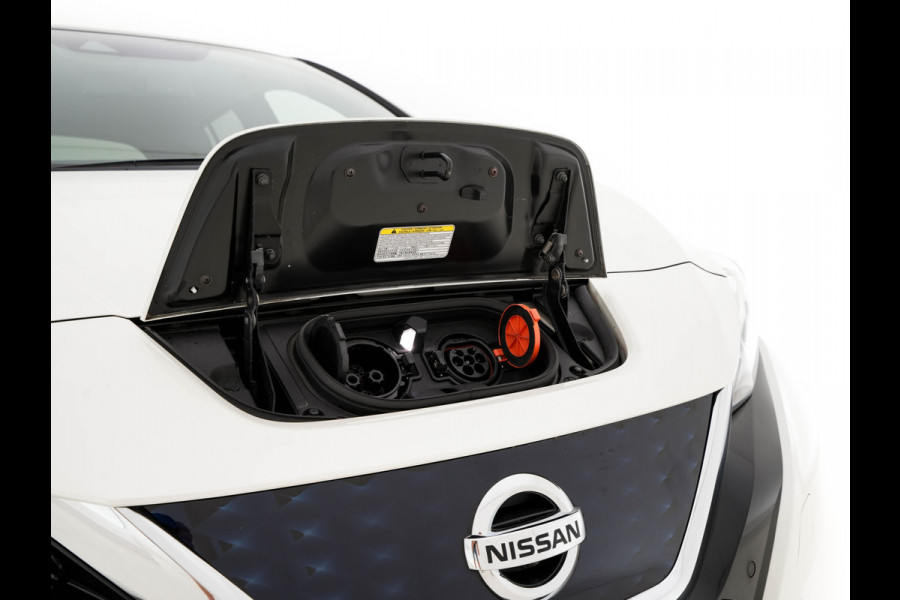 Nissan Leaf Tekna 40 kWh Aut. *LEATHER-FABRIC | FULL-LED | BOSE-SURROUND | ADAPTIVE-CRUISE | TOPVIEW | KEYLESS | NAVI-FULLMAP | BLINDSPOT | DAB+ | PDC | HEATED-COMFORTSEATS | TOWBAR | DIGI-COCKPIT | 17"ALU