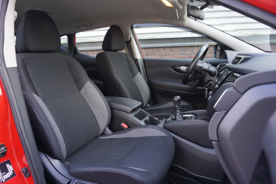 Nissan QASHQAI 1.3 DIG-T 140PK/Trekhaak/All-Seasonbanden/ AppleCarplay-Navigatie