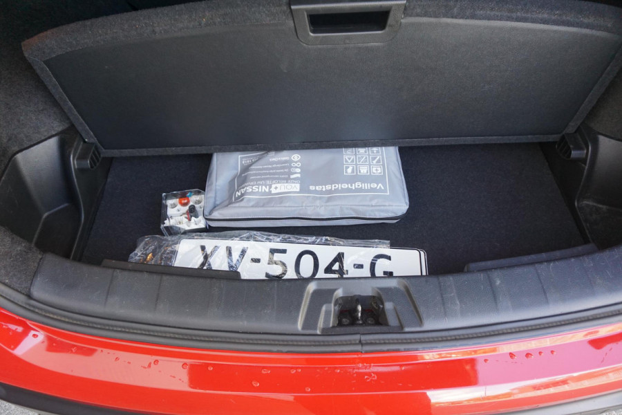 Nissan QASHQAI 1.3 DIG-T 140PK/Trekhaak/All-Seasonbanden/ AppleCarplay-Navigatie