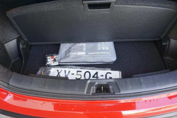 Nissan QASHQAI 1.3 DIG-T 140PK/Trekhaak/All-Seasonbanden/ AppleCarplay-Navigatie