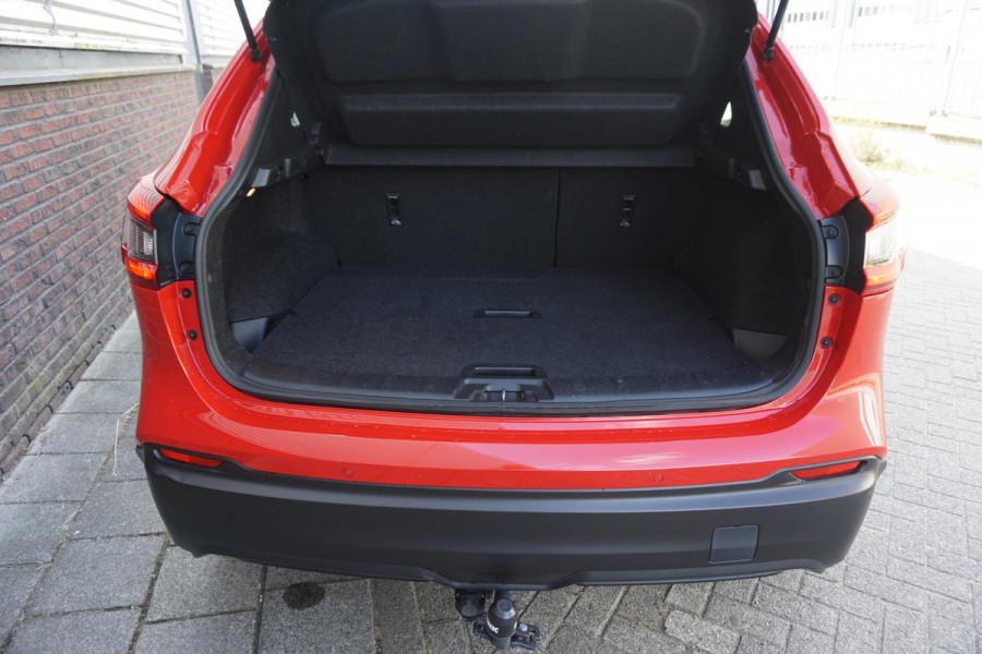 Nissan QASHQAI 1.3 DIG-T 140PK/Trekhaak/All-Seasonbanden/ AppleCarplay-Navigatie