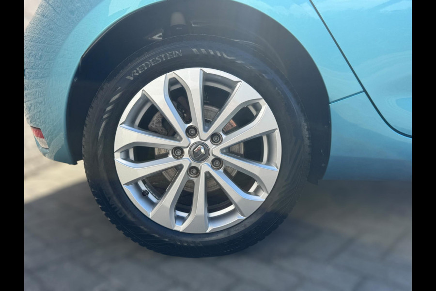 Renault ZOE R110 Life Carshare 52 kWh KOOPACCU / 4-SEIZOENENBANDEN / CARPLAY / CAMERA / PDC / STOELVERWARMING / CRUISE / NAVI