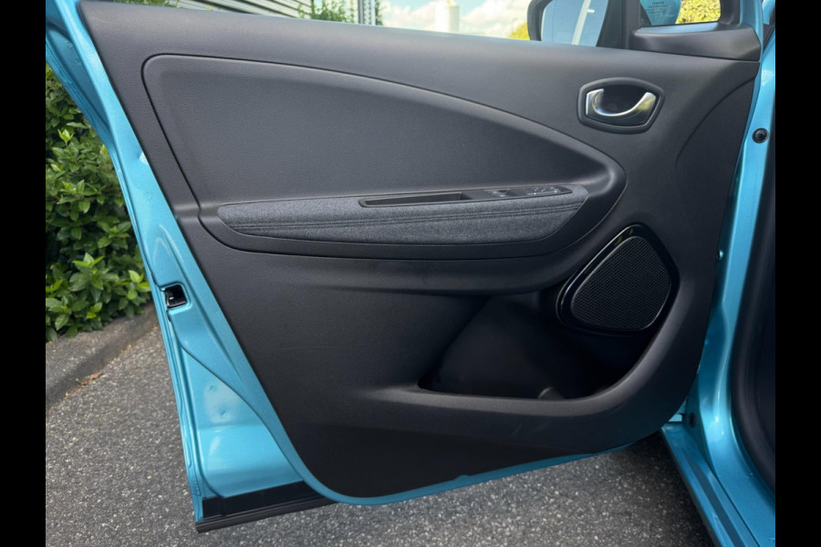 Renault ZOE R110 Life Carshare 52 kWh KOOPACCU / 4-SEIZOENENBANDEN / CARPLAY / CAMERA / PDC / STOELVERWARMING / CRUISE / NAVI