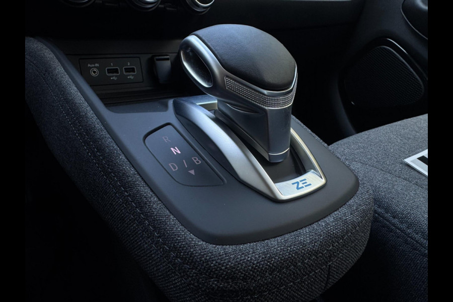 Renault ZOE R110 Life Carshare 52 kWh KOOPACCU / 4-SEIZOENENBANDEN / CARPLAY / CAMERA / PDC / STOELVERWARMING / CRUISE / NAVI