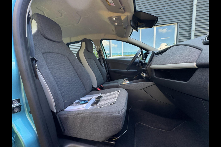 Renault ZOE R110 Life Carshare 52 kWh KOOPACCU / 4-SEIZOENENBANDEN / CARPLAY / CAMERA / PDC / STOELVERWARMING / CRUISE / NAVI