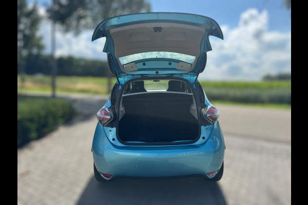 Renault ZOE R110 Life Carshare 52 kWh KOOPACCU / 4-SEIZOENENBANDEN / CARPLAY / CAMERA / PDC / STOELVERWARMING / CRUISE / NAVI
