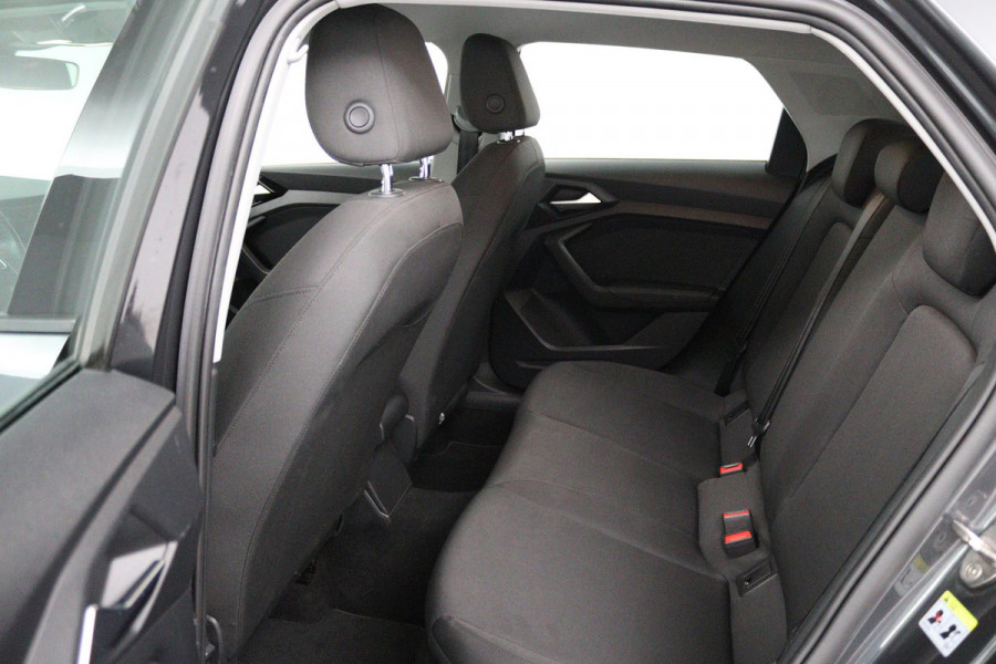 Audi A1 Sportback 25 TFSI epic (PARKEERSENSOREN, LANE-ASSIST, CRUISE CONTROL, NAVIGATIE, NL-AUTO)