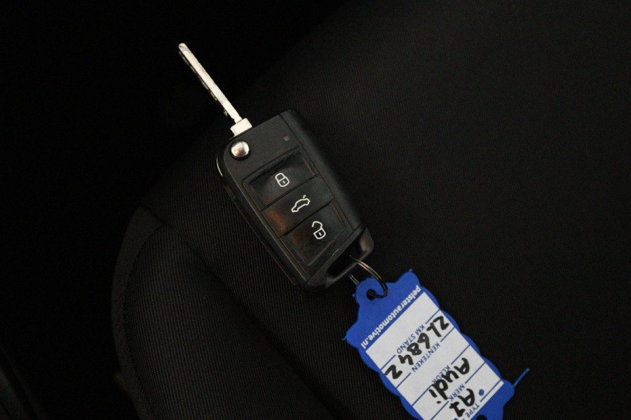 Audi A1 Sportback 25 TFSI epic (PARKEERSENSOREN, LANE-ASSIST, CRUISE CONTROL, NAVIGATIE, NL-AUTO)