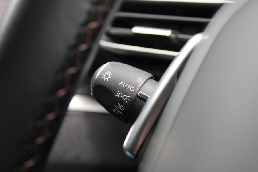 Peugeot 3008 1.6 PureTech 181PK GT Line | Dealer Onderhouden | BLIS | Bluetooth | Camera | Carplay