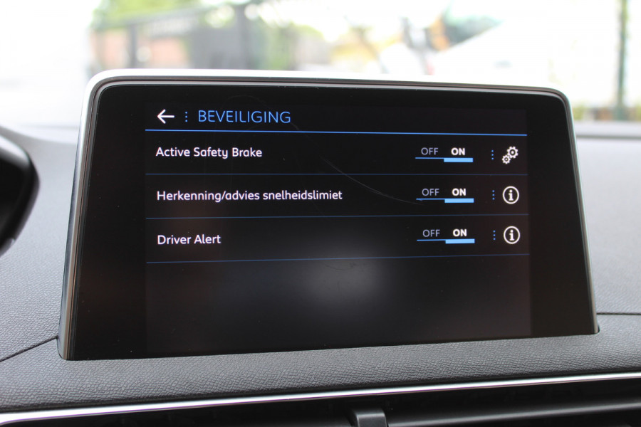 Peugeot 3008 1.6 PureTech 181PK GT Line | Dealer Onderhouden | BLIS | Bluetooth | Camera | Carplay