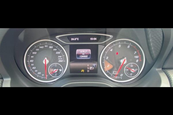 Mercedes-Benz A-Klasse 180 Ambition Automaat/ Pano/ PDC/ NAP