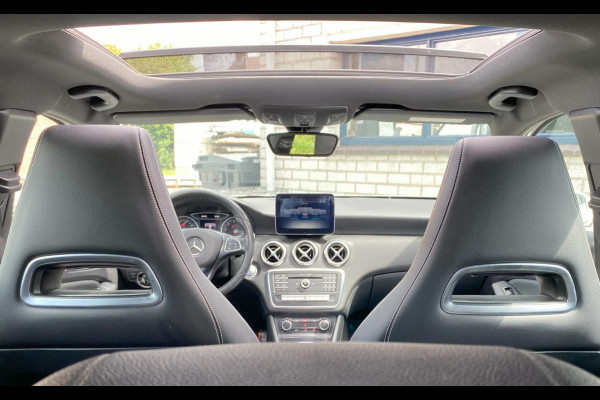 Mercedes-Benz A-Klasse 180 Ambition Automaat/ Pano/ PDC/ NAP