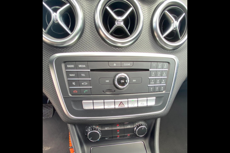 Mercedes-Benz A-Klasse 180 Ambition Automaat/ Pano/ PDC/ NAP