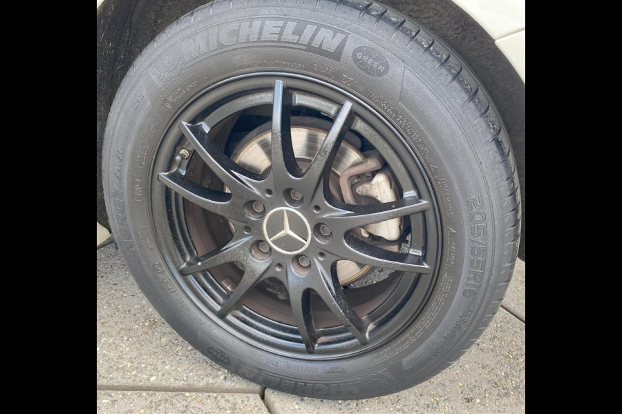 Mercedes-Benz A-Klasse 180 Ambition Automaat/ Pano/ PDC/ NAP