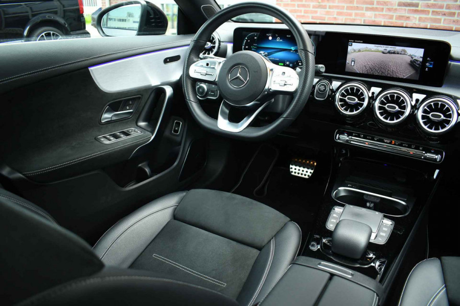 Mercedes-Benz CLA-Klasse Shooting Brake 250 e AMG Pano Trekhaak Camera Night