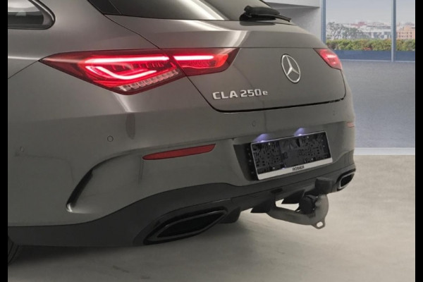 Mercedes-Benz CLA-Klasse Shooting Brake 250 e AMG Pano Trekhaak Camera Night
