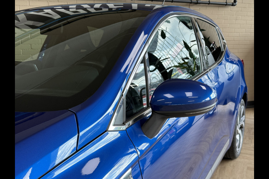 Renault Clio 1.0 TCe 100pk | R.S. Line | Groot Navi | 17" | Camera | Carplay | PDC V+A | Cruise control | 100% Dealer onderhouden!