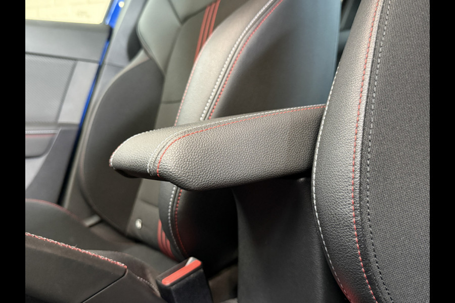 Renault Clio 1.0 TCe 100pk | R.S. Line | Groot Navi | 17" | Camera | Carplay | PDC V+A | Cruise control | 100% Dealer onderhouden!