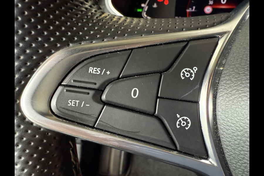 Renault Clio 1.0 TCe 100pk | R.S. Line | Groot Navi | 17" | Camera | Carplay | PDC V+A | Cruise control | 100% Dealer onderhouden!