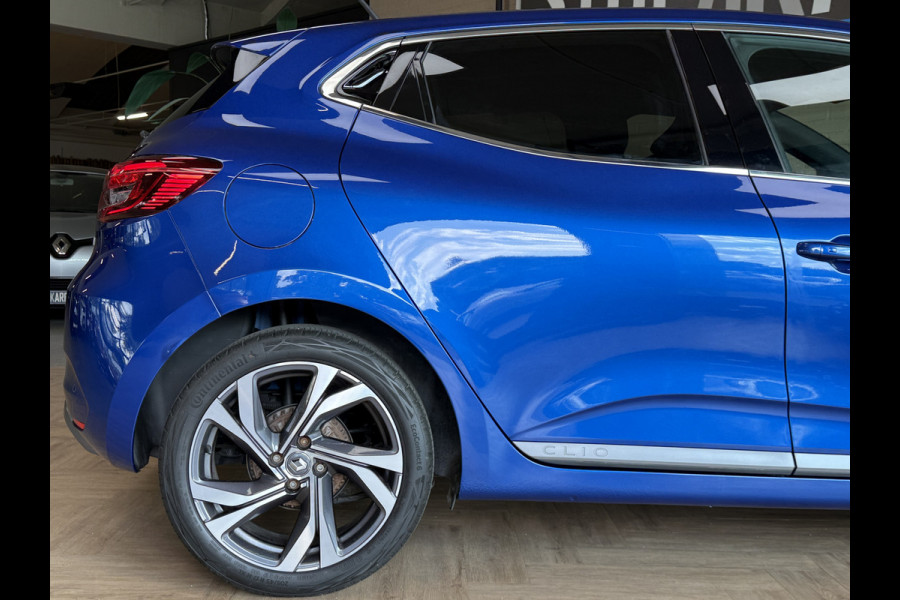 Renault Clio 1.0 TCe 100pk | R.S. Line | Groot Navi | 17" | Camera | Carplay | PDC V+A | Cruise control | 100% Dealer onderhouden!