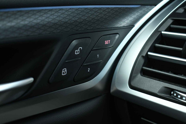BMW X3 xDrive30e M-Sport Pano El-zetels Laser HUD 20inch Shadowline