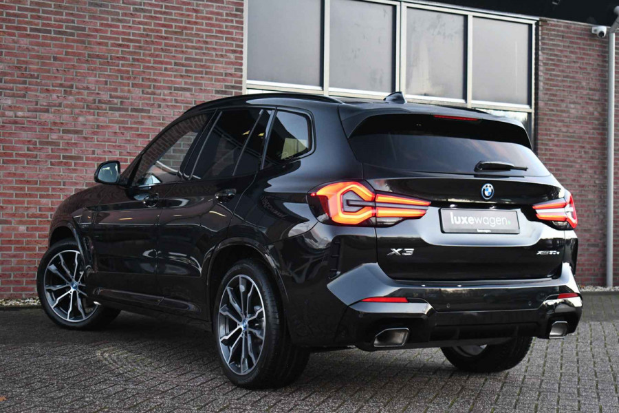 BMW X3 xDrive30e M-Sport Pano El-zetels Laser HUD 20inch Shadowline