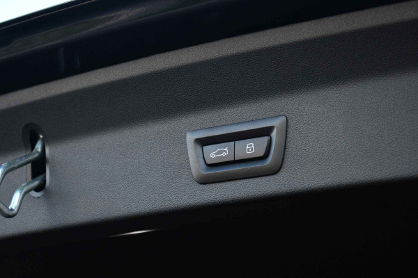 BMW X3 xDrive30e M-Sport Pano El-zetels Laser HUD 20inch Shadowline
