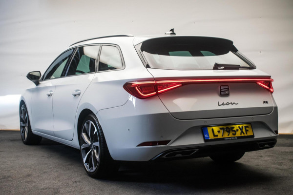 Seat Leon Sportstourer 1.0 eTSI FR Business Intense Automaat [ Full LED Virtual Trekhaak Carplay Sfeerverlichting Camera ]
