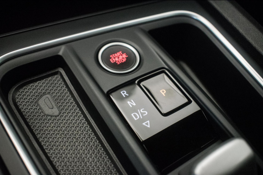 Seat Leon Sportstourer 1.0 eTSI FR Business Intense Automaat [ Full LED Virtual Trekhaak Carplay Sfeerverlichting Camera ]