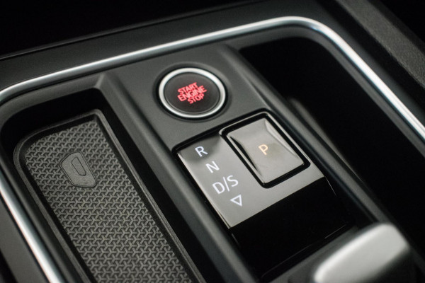 Seat Leon Sportstourer 1.0 eTSI FR Business Intense Automaat [ Full LED Virtual Trekhaak Carplay Sfeerverlichting Camera ]