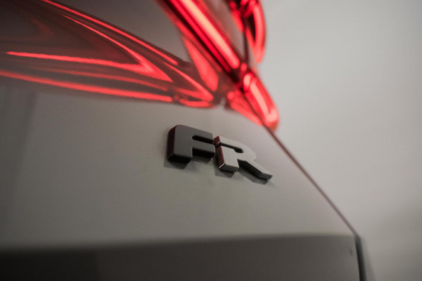 Seat Leon Sportstourer 1.0 eTSI FR Business Intense Automaat [ Full LED Virtual Trekhaak Carplay Sfeerverlichting Camera ]