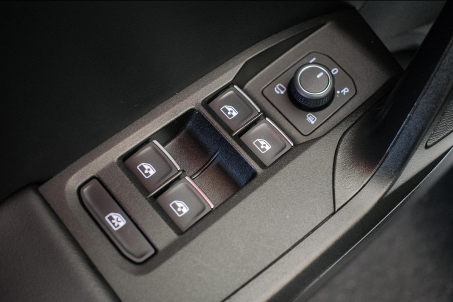 Seat Leon Sportstourer 1.0 eTSI FR Business Intense Automaat [ Full LED Virtual Trekhaak Carplay Sfeerverlichting Camera ]