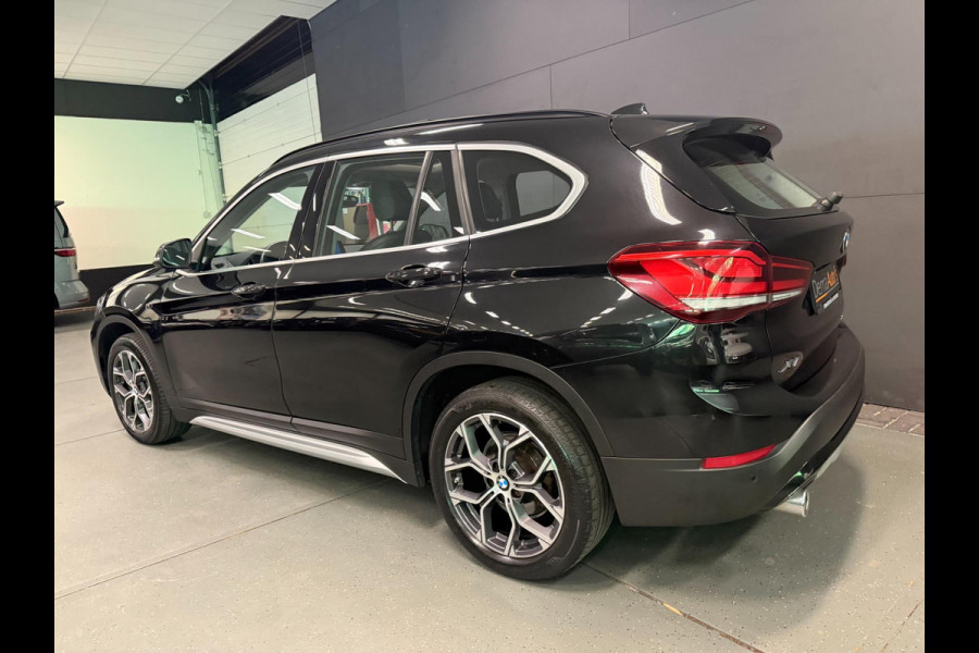 BMW X1 SDrive18i Executive Edition PANO/LEDER/H-UP/NAVI/SFEERVERL/LED/PDC/CRUISE///