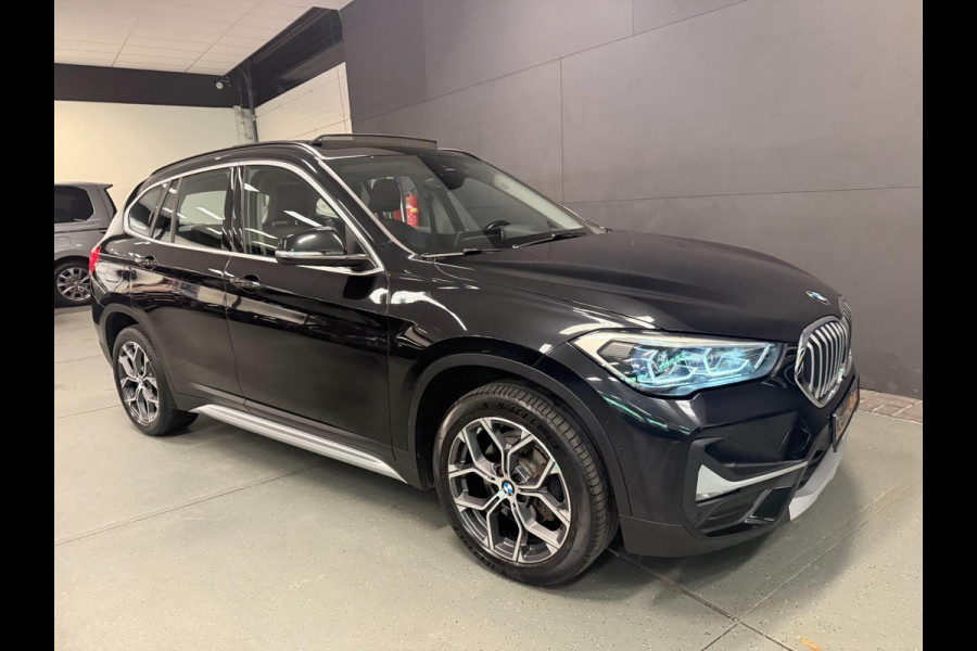 BMW X1 SDrive18i Executive Edition PANO/LEDER/H-UP/NAVI/SFEERVERL/LED/PDC/CRUISE///