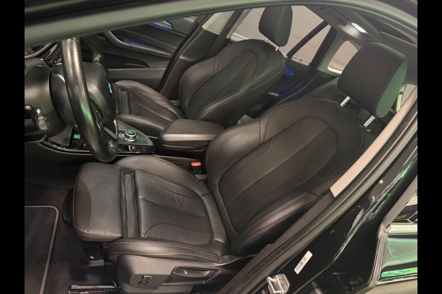 BMW X1 SDrive18i Executive Edition PANO/LEDER/H-UP/NAVI/SFEERVERL/LED/PDC/CRUISE///