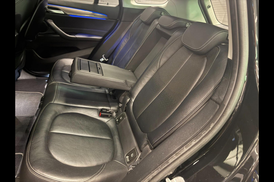 BMW X1 SDrive18i Executive Edition PANO/LEDER/H-UP/NAVI/SFEERVERL/LED/PDC/CRUISE///